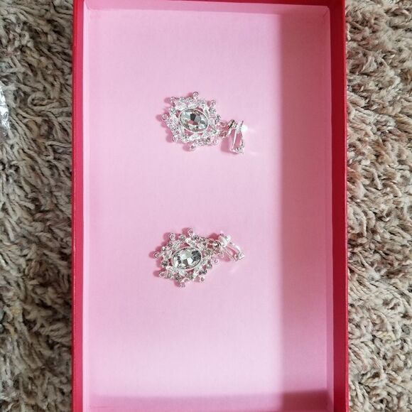 Wedding dress and accessories bundle - Picture 8 of 8